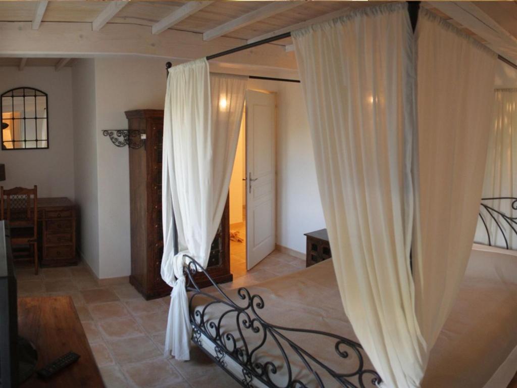 Mas Dansavan Chambres D'Hotes Oppede Luaran gambar